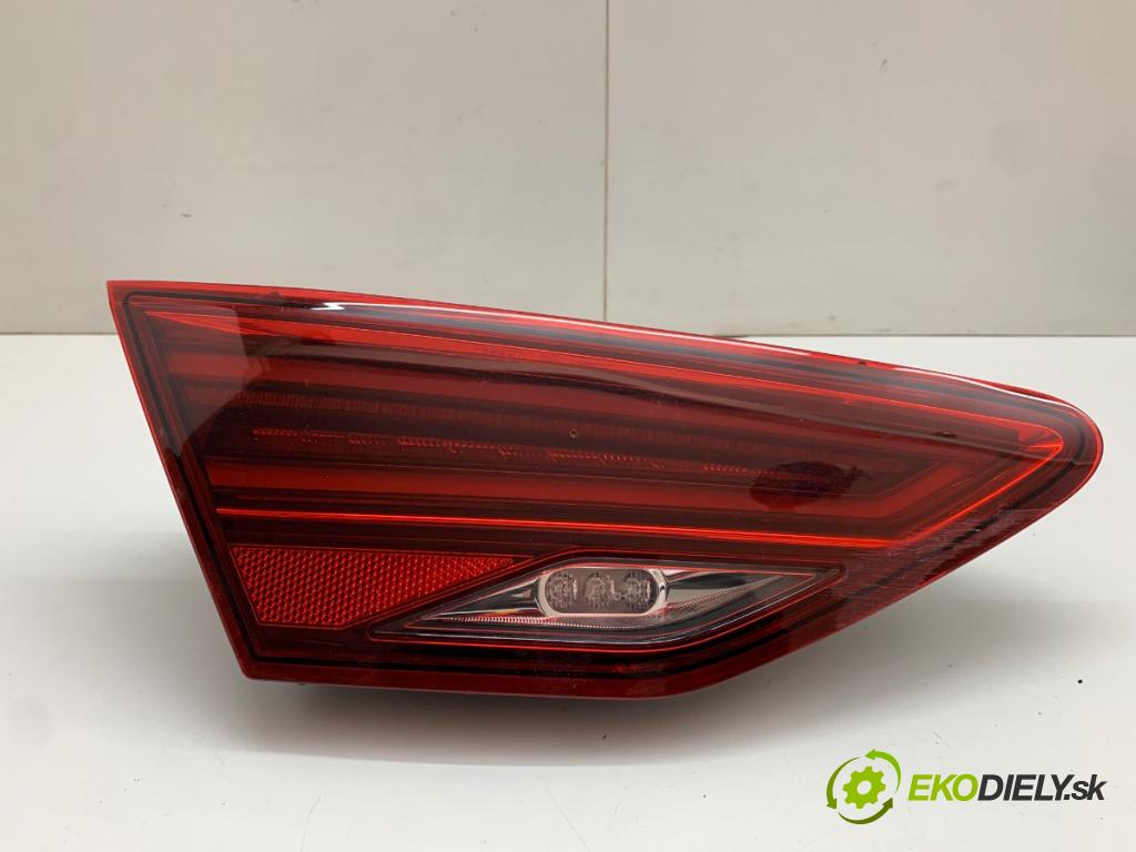 SEAT LEON III liftback 2019 110 kW 1.5 TSI 1495 světlo levý zadní část vnitřní 