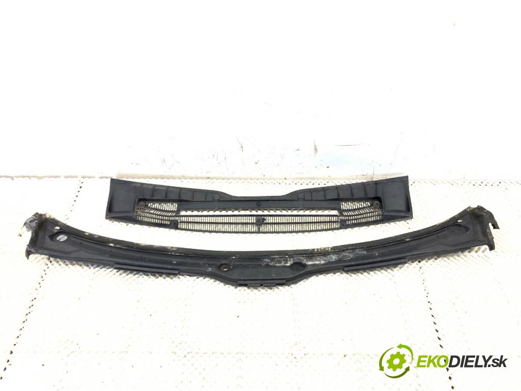BMW E53 SUV 2001 210 kW 4.4 i 4398 torpédo plast pod čelní okno 8409048 (Plast pod čelním sklem)