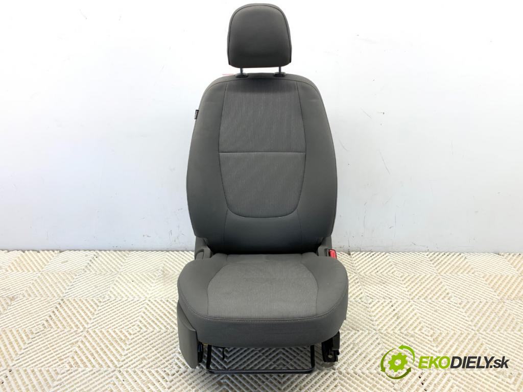 KIA PICANTO II liftback 2012 51 kW 1.0 998 Sedadlo pravy predný 