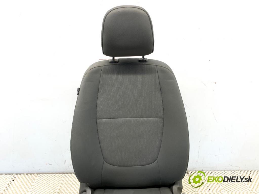 KIA PICANTO II liftback 2012 51 kW 1.0 998 Sedadlo pravy predný