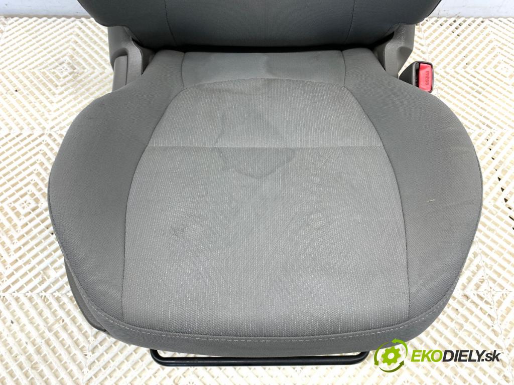 KIA PICANTO II liftback 2012 51 kW 1.0 998 Sedadlo pravy predný