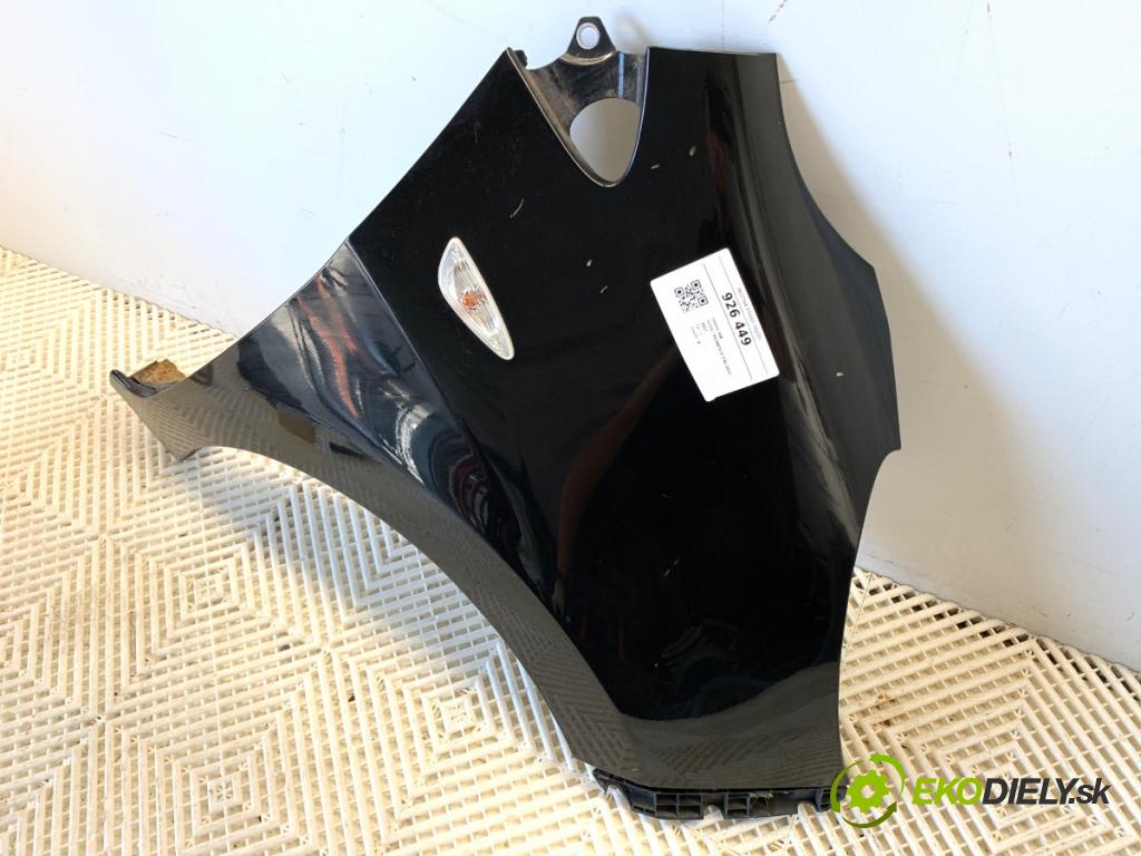 KIA PICANTO II liftback 2012 51 kW 1.0 998 Blatník pravy predný Z1