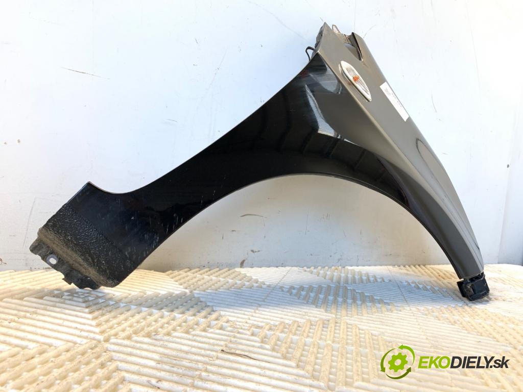 KIA PICANTO II liftback 2012 51 kW 1.0 998 Blatník pravy predný Z1