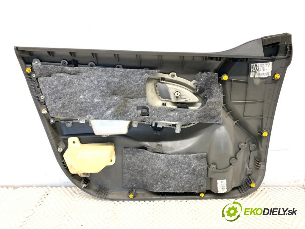 KIA PICANTO II liftback 2012 51 kW 1.0 998 ča dveře pravý přední část