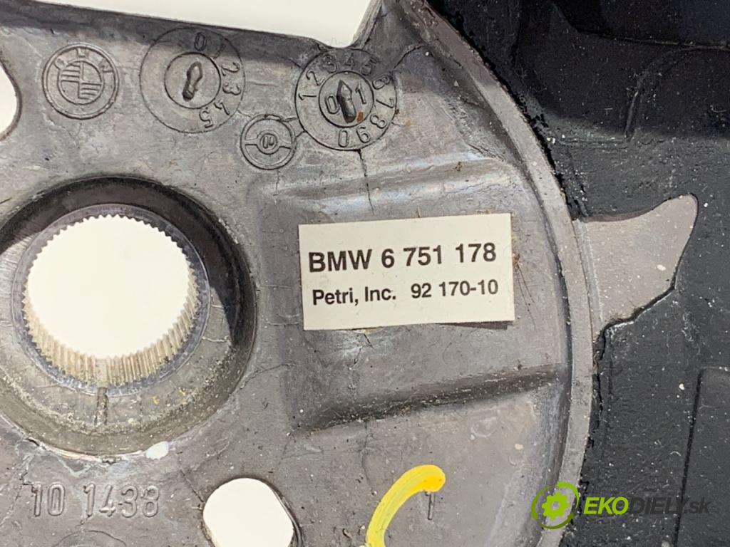 BMW E53 SUV 2001 210 kW 4.4 i 4398 Volant 6751178 (Volant)