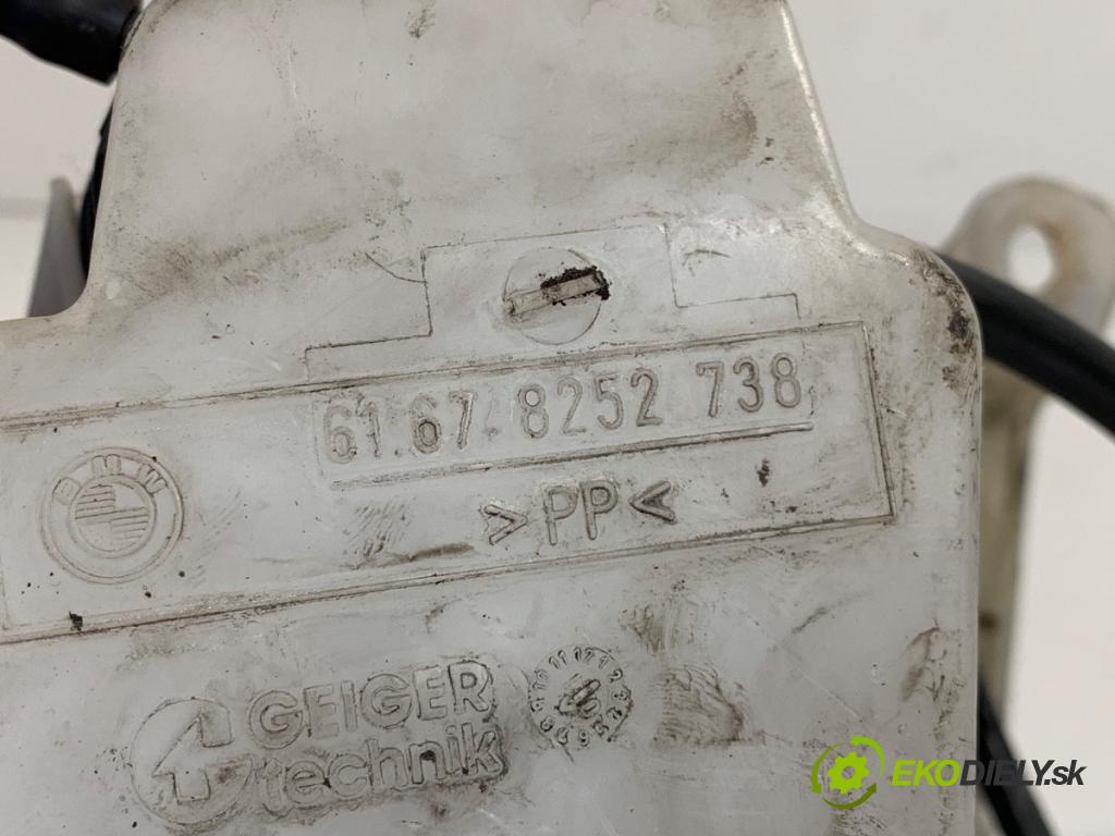 BMW E53 SUV 2001 210 kW 4.4 i 4398 nádržka ostřikovačů 8252738