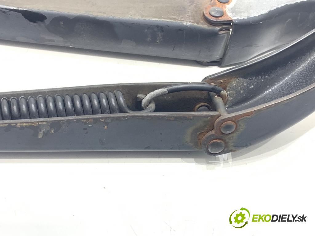 BMW E53 SUV 2001 210 kW 4.4 i 4398 Rameno stierače pravy predný 8403031
