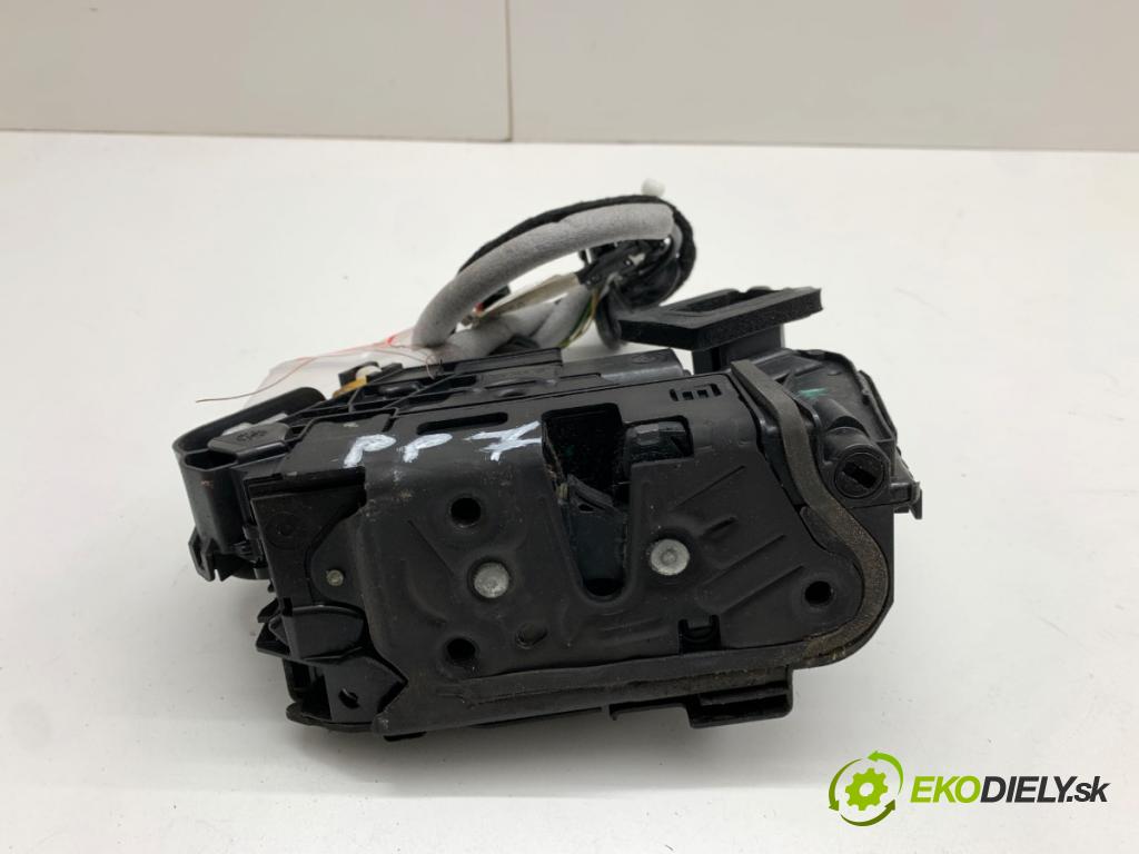 SEAT ATECA SUV 2016 110 kW 2.0 TDI 4Drive 1968 zámok dveře pravý přední část 5TB837016A