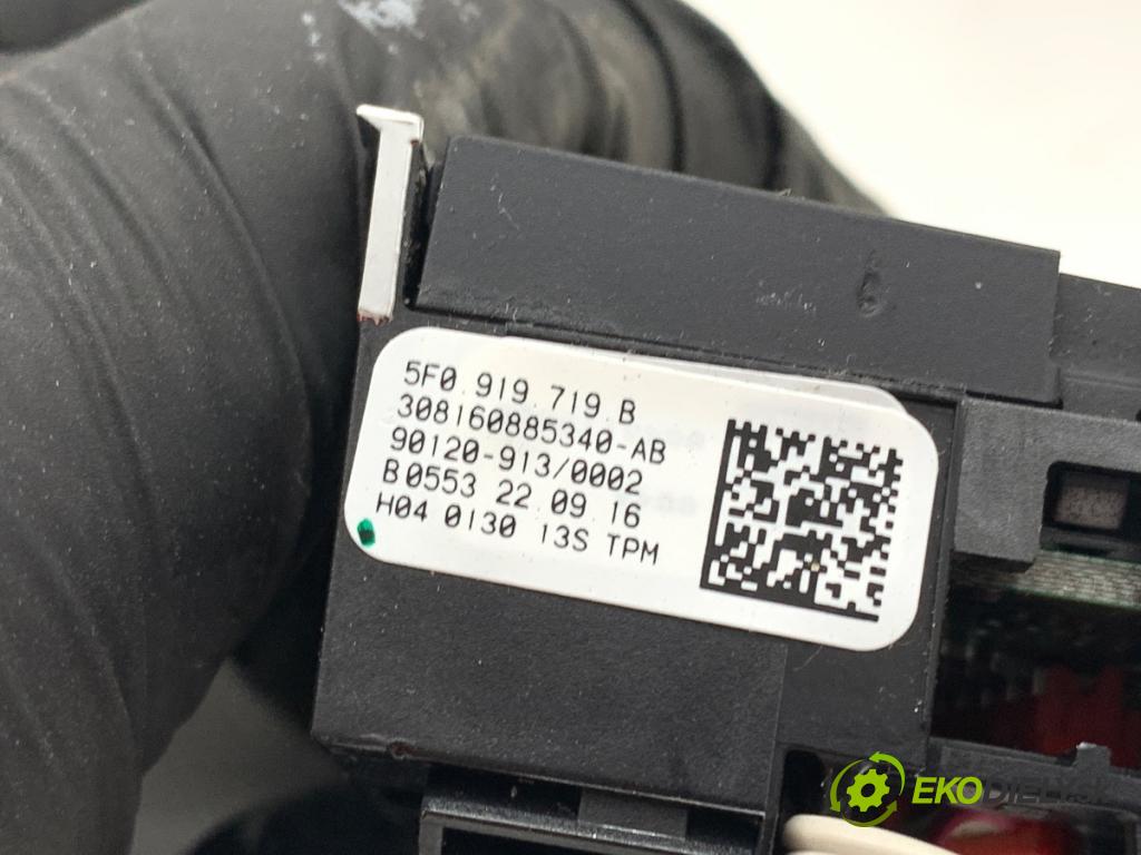 SEAT ATECA SUV 2016 110 kW 2.0 TDI 4Drive 1968 SPÍNAČE: volantu 5F0919719B