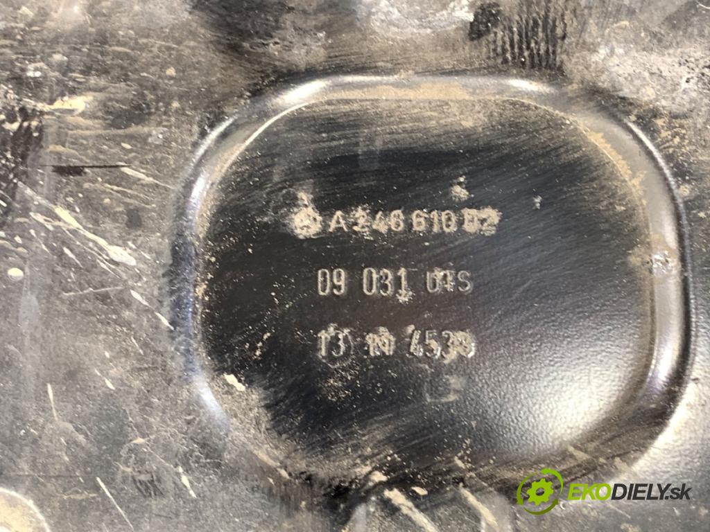 MERCEDES-BENZ W176 liftback 2013 90 kW A 180 (176.042) 1595 výztuha nárazníka zadní část A2466101100 (Zadní výztuha)