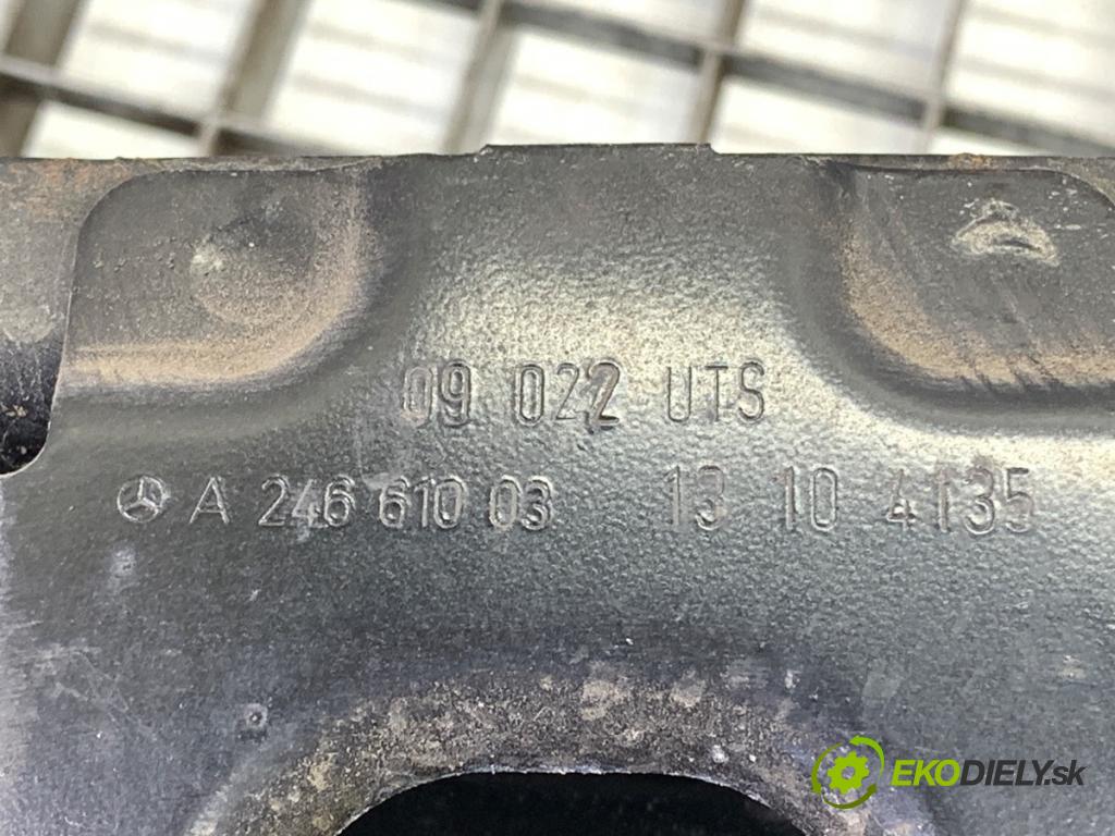 MERCEDES-BENZ W176 liftback 2013 90 kW A 180 (176.042) 1595 výztuha nárazníka zadní část A2466101100 (Zadní výztuha)