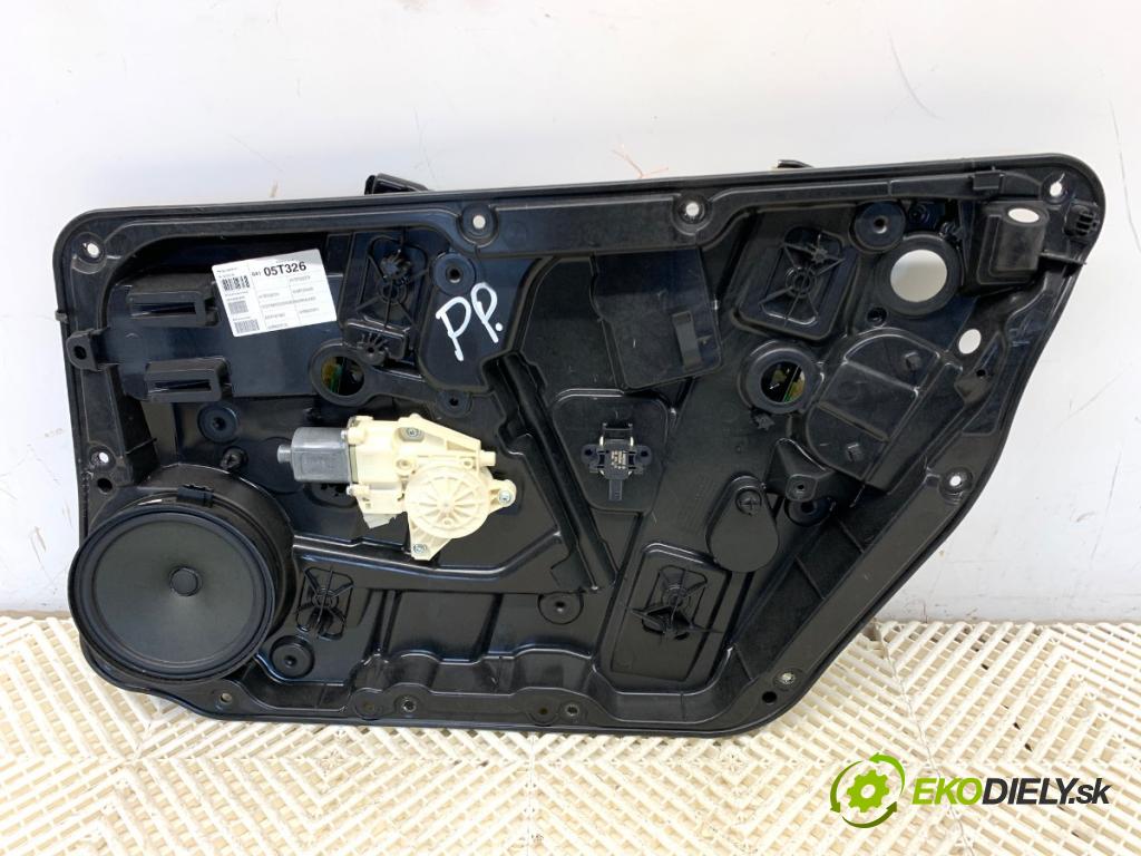 MERCEDES-BENZ W176 liftback 2013 90 kW A 180 (176.042) 1595 mechanismus okna pravý přední část 