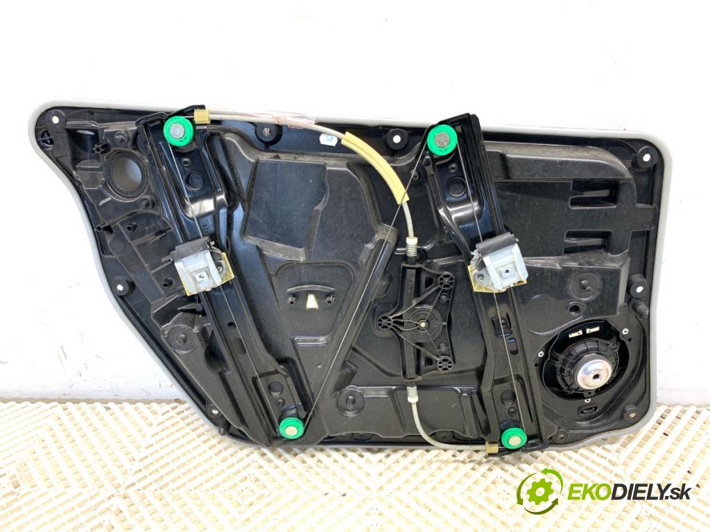 MERCEDES-BENZ W176 liftback 2013 90 kW A 180 (176.042) 1595 mechanismus okna pravý přední část