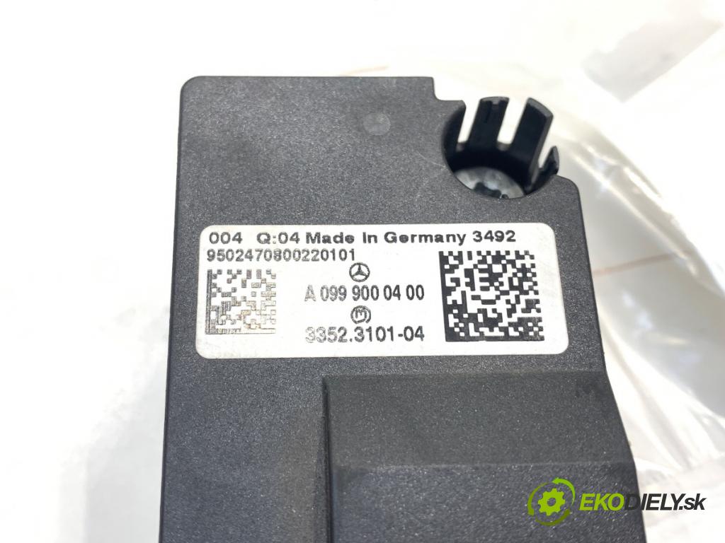 MERCEDES-BENZ W176 liftback 2013 90 kW A 180 (176.042) 1595 blokáda volantu A0999000400 (Řízení ostatní)