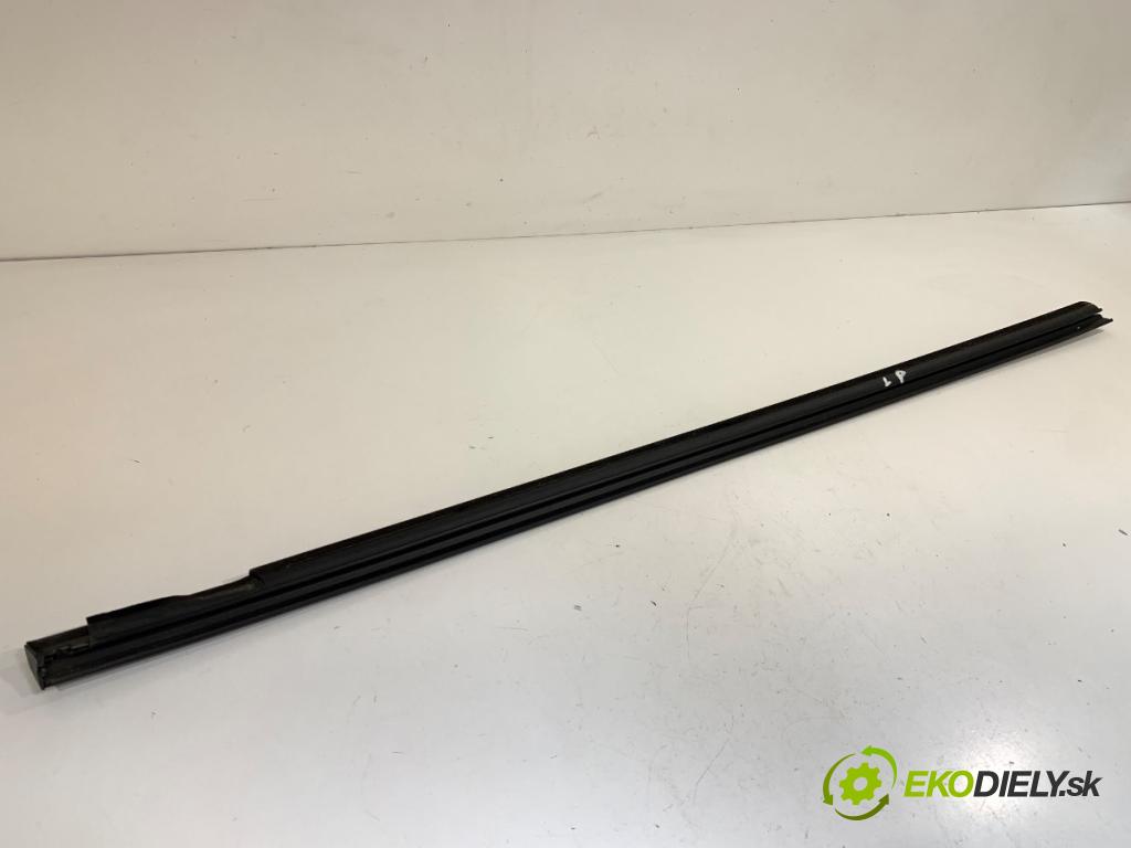 MERCEDES-BENZ W176 liftback 2013 90 kW A 180 (176.042) 1595 lišta Sbírání: přední část levý A1767250065