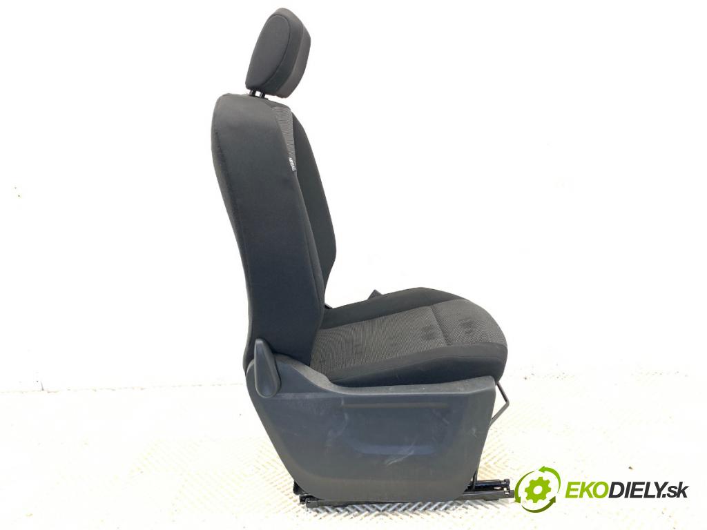 TOYOTA PROACE Nadwozie pełne/minivan 2024 75 kW 1.5 D-4D 100 (BPZMD) 1499 Sedadlo pravy predný