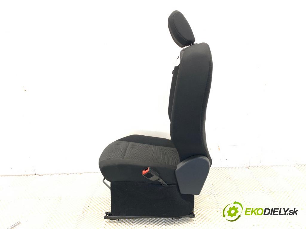 TOYOTA PROACE Nadwozie pełne/minivan 2024 75 kW 1.5 D-4D 100 (BPZMD) 1499 Sedadlo pravy predný
