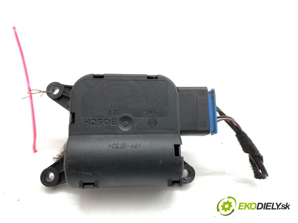 AUDI A4 B7 Kombi 2005 103 kW 2.0 TDI 1968 motor topení 8E1820511D