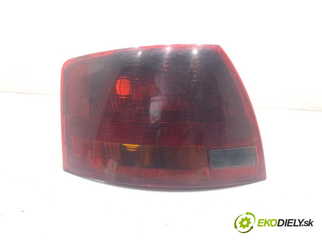 AUDI A4 B7 Kombi 2005 103 kW 2.0 TDI 1968 Svetlo ľavy zad 8E9945095E