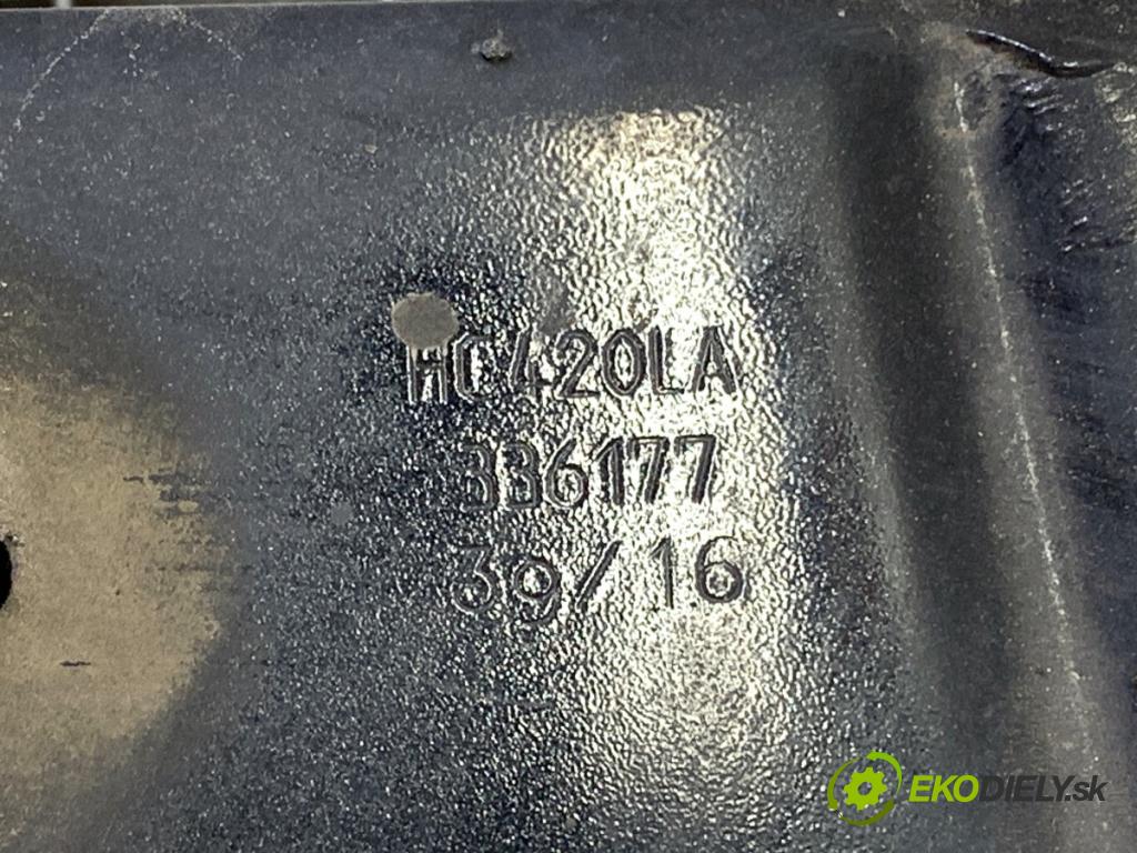 SEAT ATECA SUV 2016 110 kW 2.0 TDI 4Drive 1968 výztuha nárazníka zadní část  (Zadní výztuha)