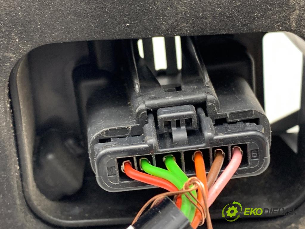 TOYOTA PROACE Nadwozie pełne/minivan 2024 75 kW 1.5 D-4D 100 (BPZMD) 1499 vložka svetla pravy zad