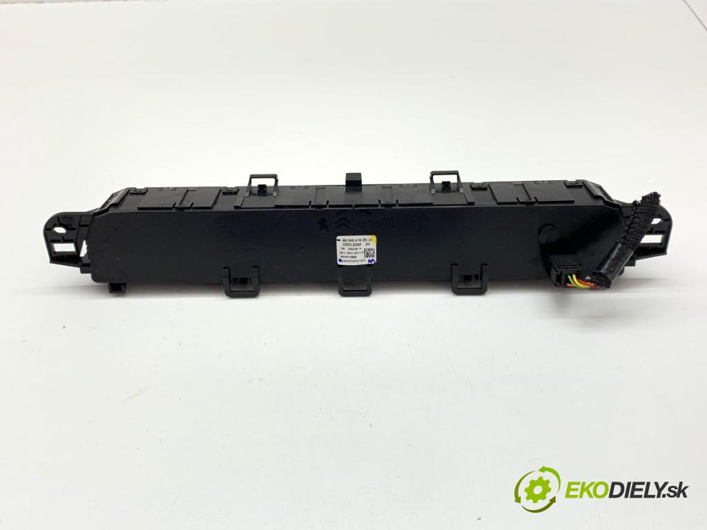 TOYOTA PROACE Nadwozie pełne/minivan 2024 75 kW 1.5 D-4D 100 (BPZMD) 1499 Panel ovládania kúrenia 98340416ZD (Prepínacie páčky pod volantom)