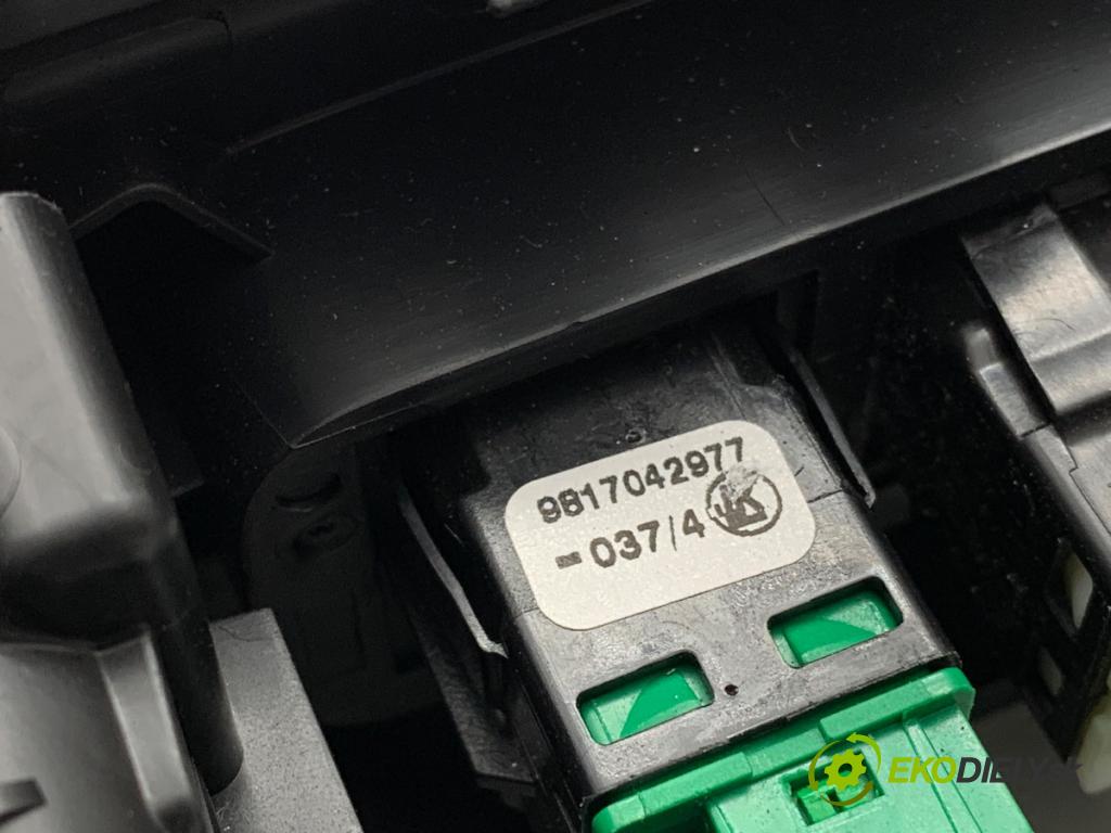 TOYOTA PROACE Nadwozie pełne/minivan 2024 75 kW 1.5 D-4D 100 (BPZMD) 1499 Mriežky kúrenia predný 9817042977