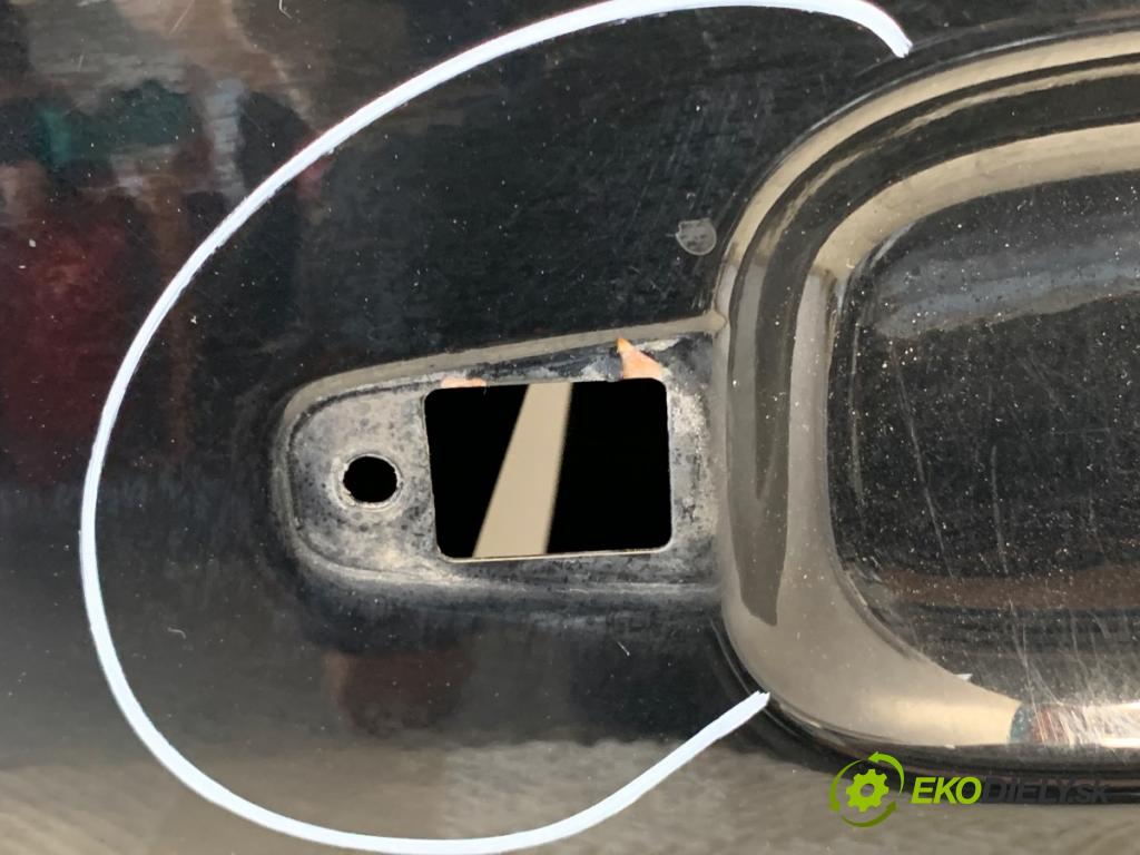 AUDI A4 B8 Kombi 2008 105 kW 2.0 TDI 1968 dveře levý přední část