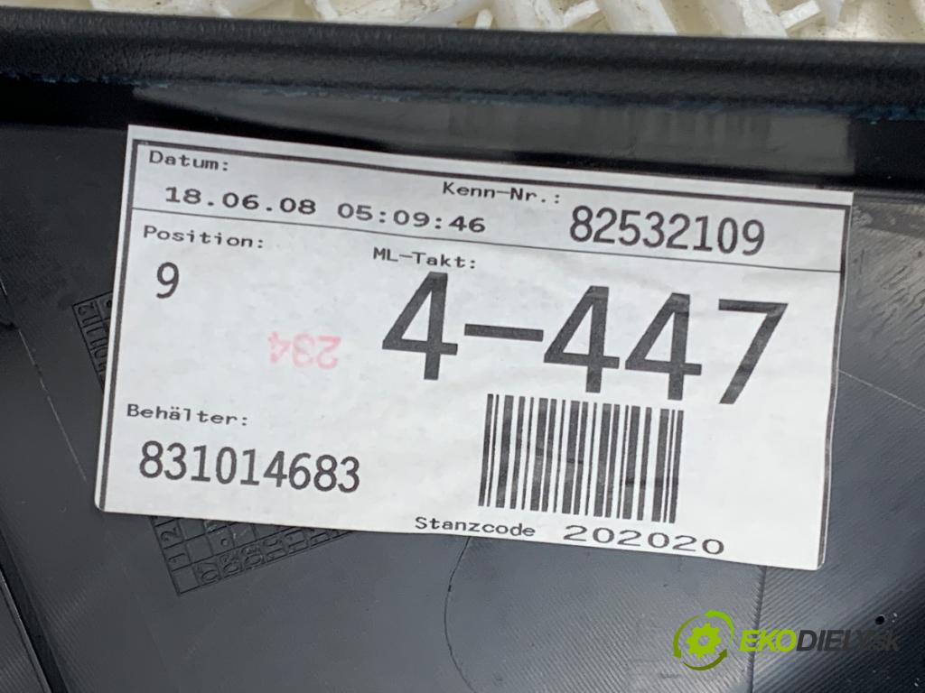AUDI A4 B8 Kombi 2008 105 kW 2.0 TDI 1968 ča dveře pravý přední část