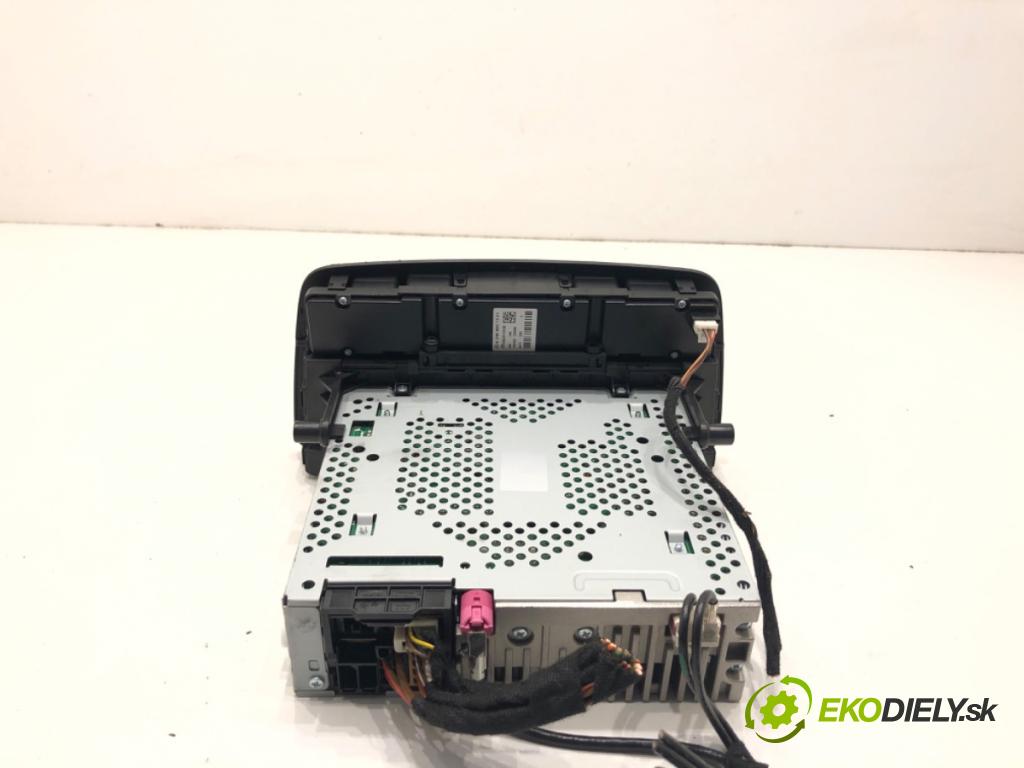 MERCEDES-BENZ W176 liftback 2013 90 kW A 180 (176.042) 1595 RADIO A1769009701 (Audio zariadenie)