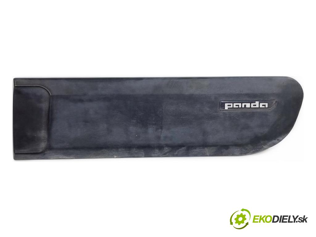 FIAT PANDA III liftback 2014 51 kW 1.2 (312PXA1A) 1242 lišta dveře levý zadní část