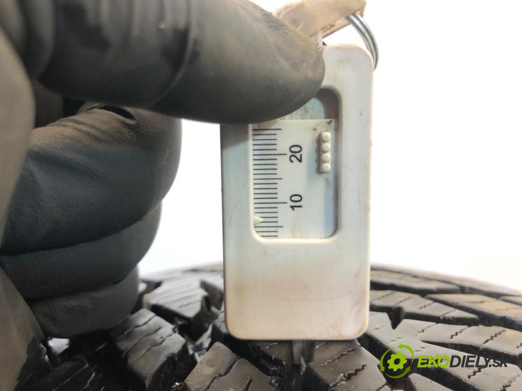 --- ---      PNEUMATIKY: zima 2X 215/70 16" NOKIAN
