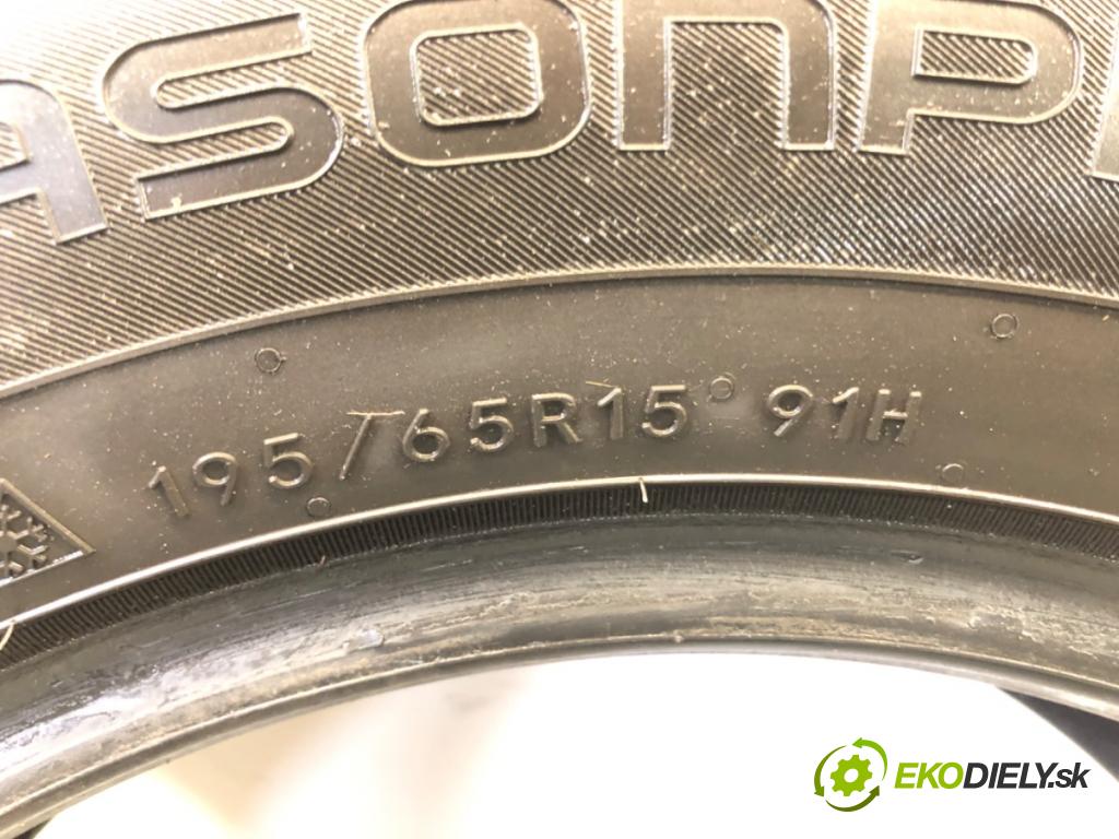--- --- PNEUMATIKY: PARA: VÍCENÁ SEZÓNA: 195/65 15" NOKIAN