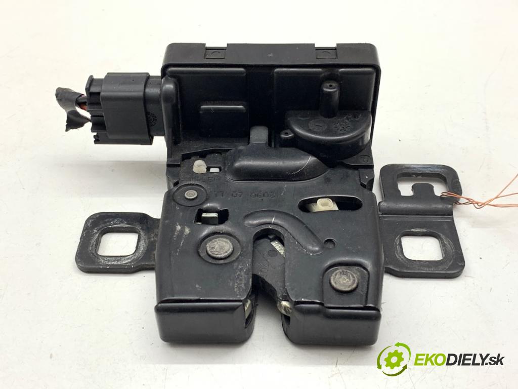 LAND ROVER RANGE ROVER SPORT I SUV 2009 200 kW 3.6 D 4x4 3628 zámok dveří zadní část 