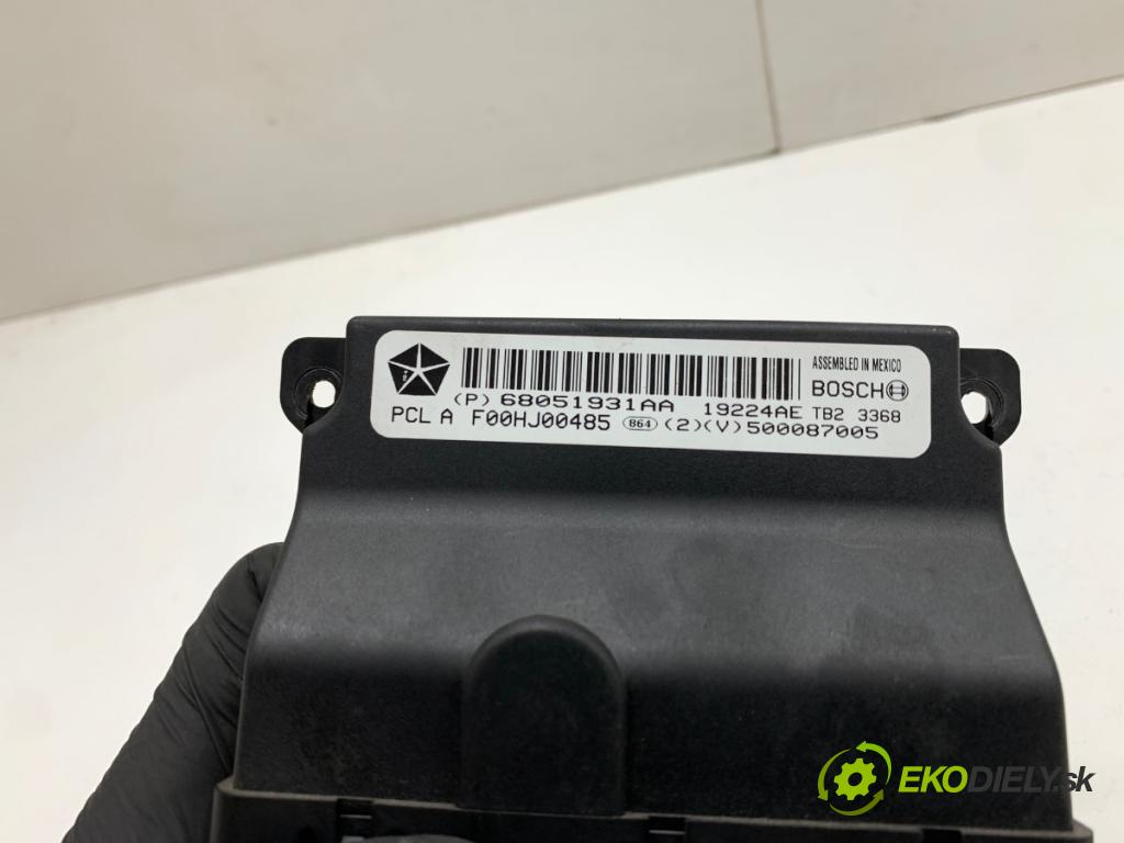 DODGE CHALLENGER coupe 2009 186 kW 3.5 3518 Modul Dvere pravy predný 68051931AA (Riadiaca jednotka dverí)