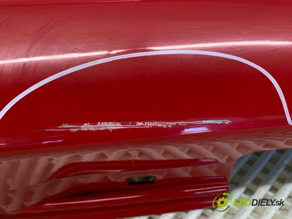 MERCEDES-BENZ W176 liftback 2013 90 kW A 180 (176.042) 1595 lišta prahová pravý