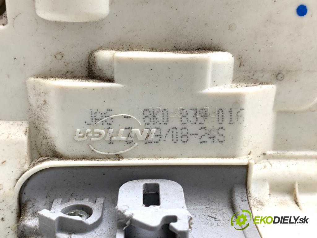 AUDI A4 B8 Kombi 2008 105 kW 2.0 TDI 1968 zámok dveře pravý zadní část 8K0839016