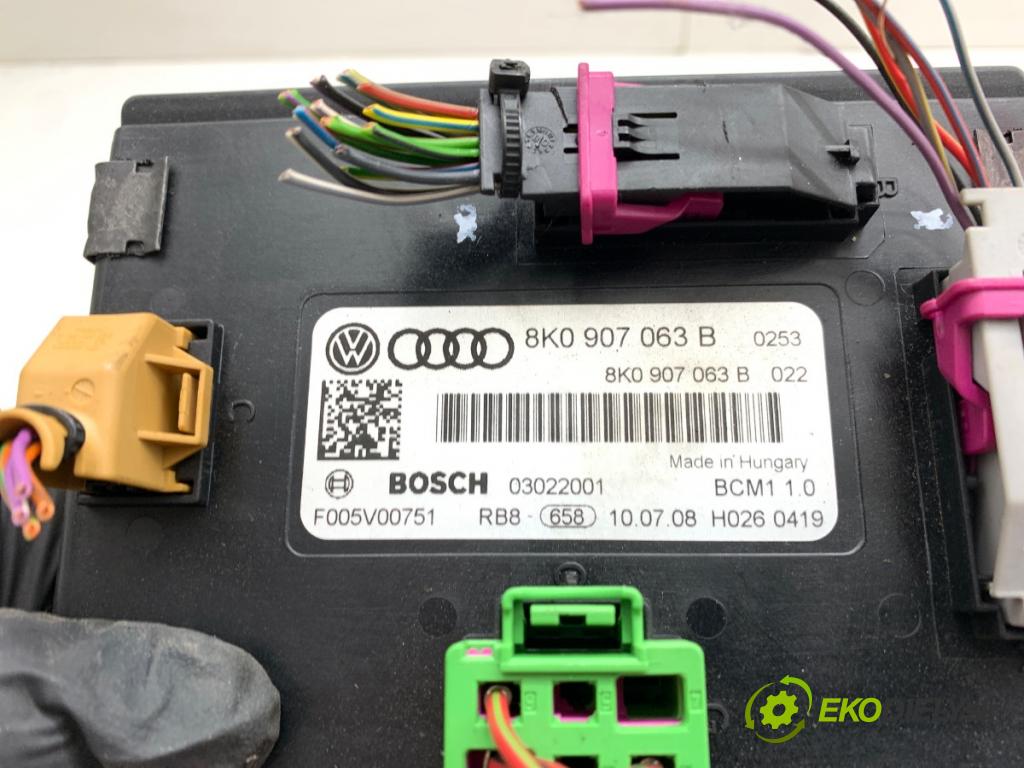 AUDI A4 B8 Kombi 2008 105 kW 2.0 TDI 1968 modul komfortu 8K0907063B (Komfortní modul)