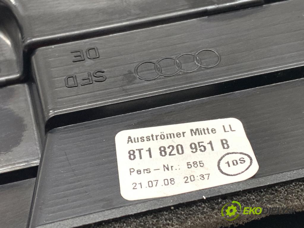 AUDI A4 B8 Kombi 2008 105 kW 2.0 TDI 1968 mří topení přední část střední 8T1820951B