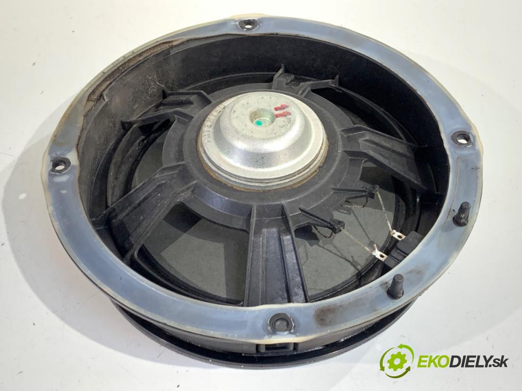 AUDI A4 B8 Kombi 2008 105 kW 2.0 TDI 1968 reproduktory 4F0035399A