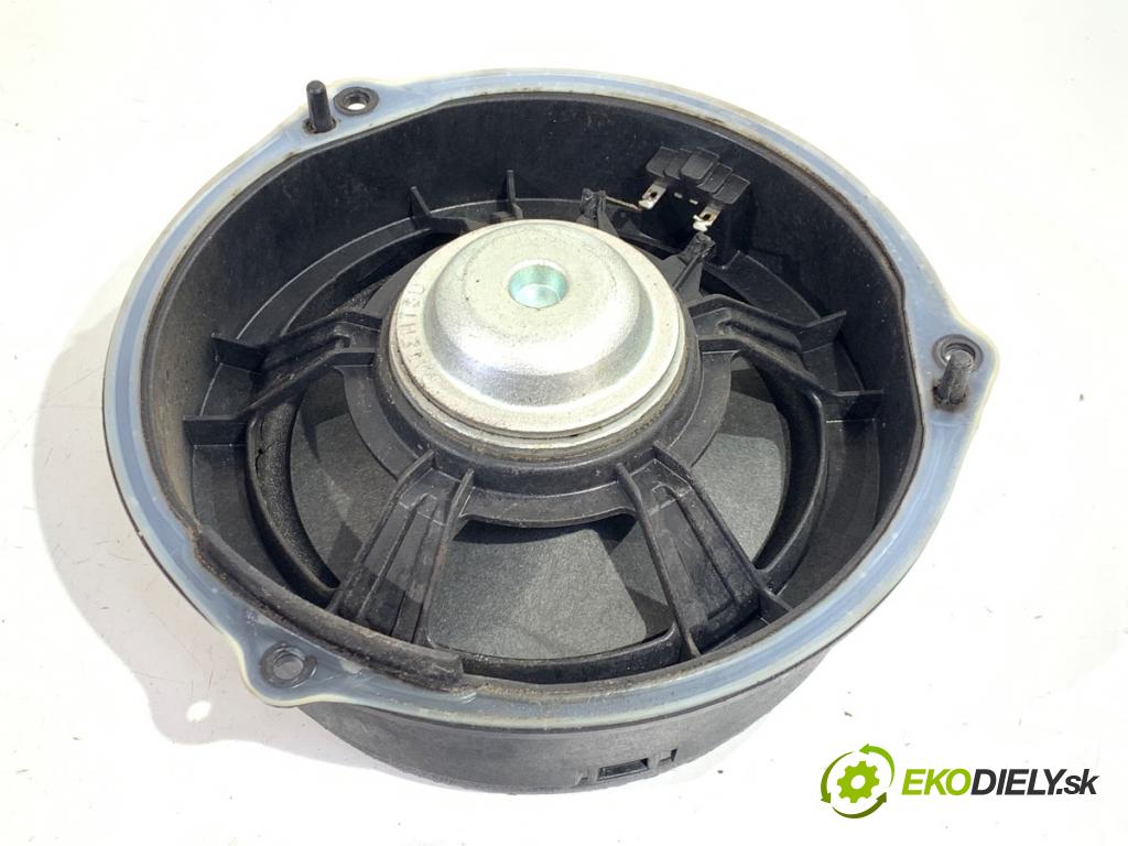 AUDI A4 B8 Kombi 2008 105 kW 2.0 TDI 1968 reproduktory 4F0035399A