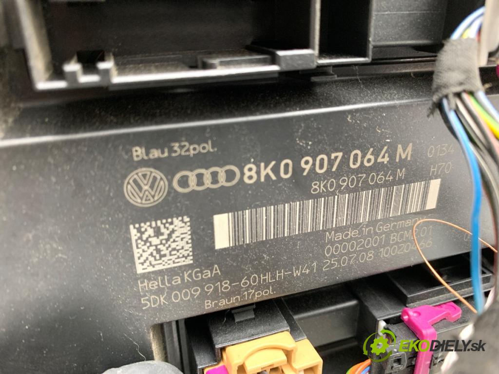 AUDI A4 B8 Kombi 2008 105 kW 2.0 TDI 1968 modul komfortu 8K0907064M (Komfortní modul)