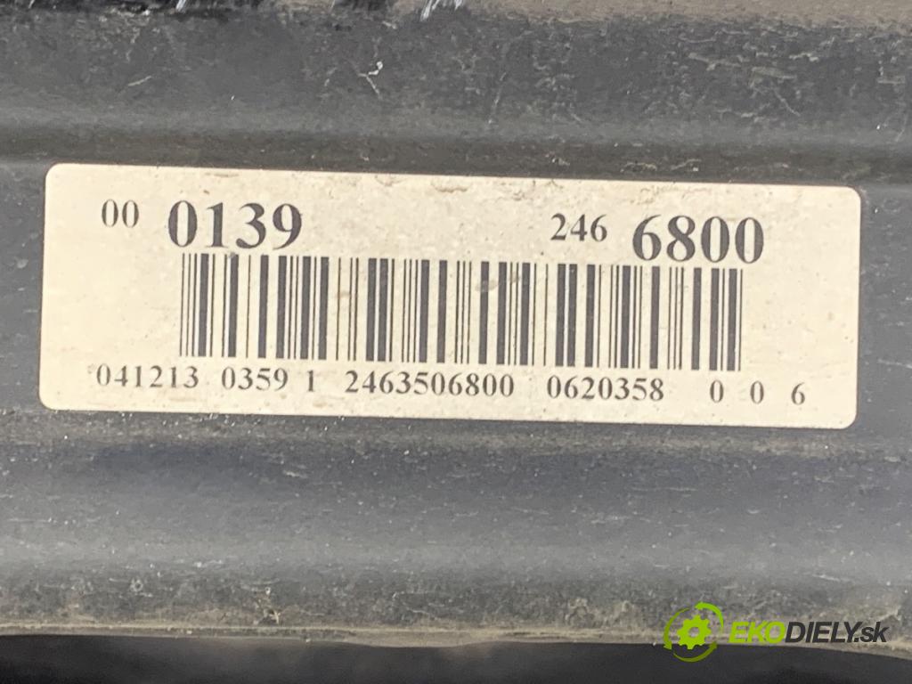 MERCEDES-BENZ W176 liftback 2013 90 kW A 180 (176.042) 1595 výztuha zadní část