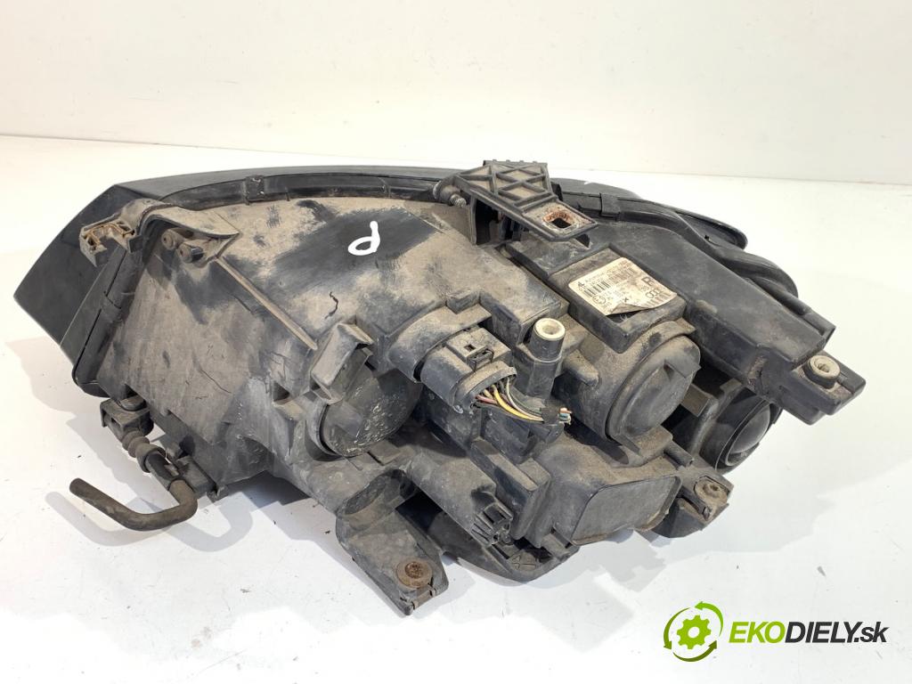 AUDI A4 B8 Kombi 2008 105 kW 2.0 TDI 1968 světlomet pravý přední část 8K0941004