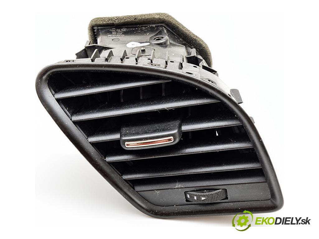AUDI A4 B8 Kombi 2008 105 kW 2.0 TDI 1968 mří topení pravý přední část 8K1820902B