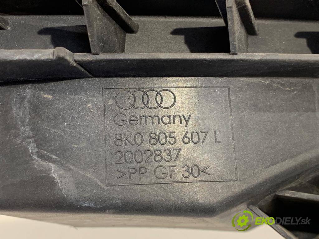 AUDI A4 B8 Kombi 2008 105 kW 2.0 TDI 1968 Úchyt svetla ľavy 8K0805607L