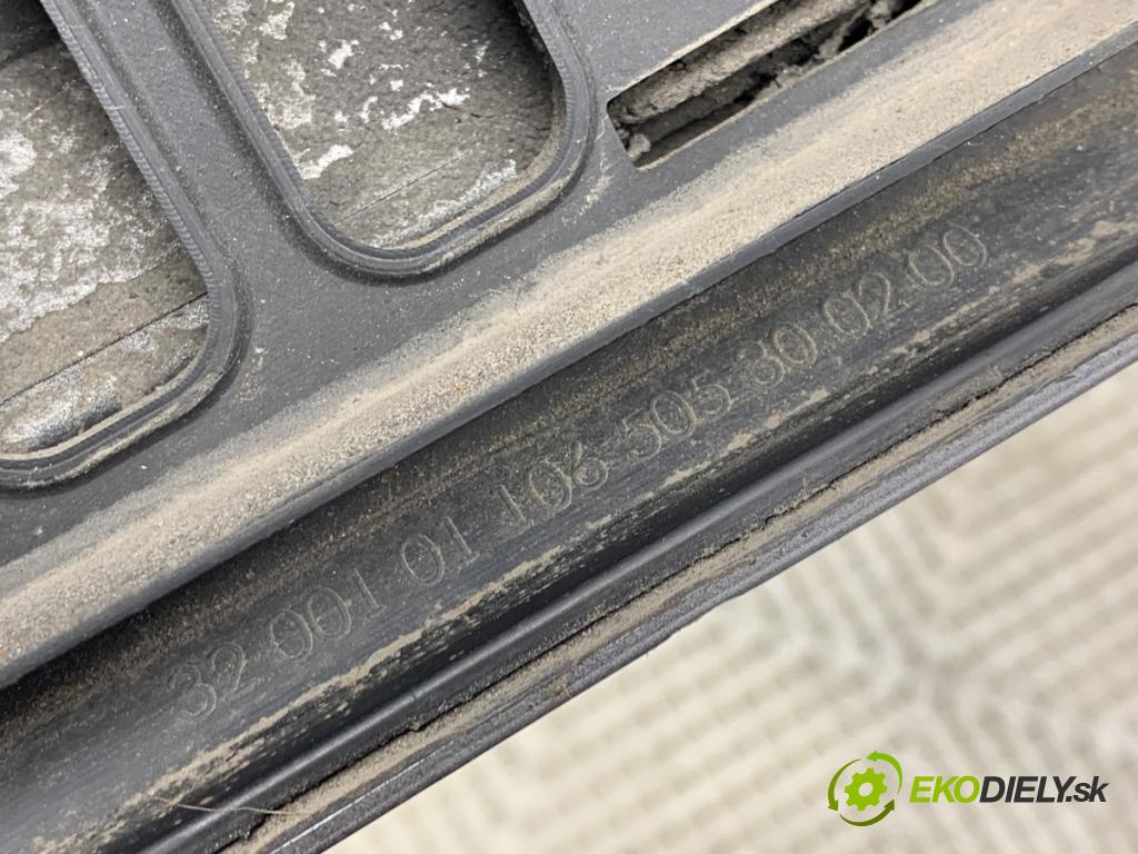 VW ARTEON liftback 2019 110 kW 2.0 TDI 1968 lišta dveře levý přední část