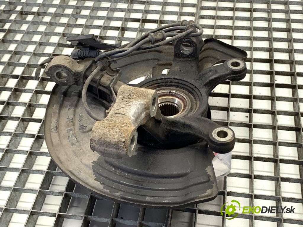 MERCEDES-BENZ W176 liftback 2013 90 kW A 180 (176.042) 1595 náboj pravy predný