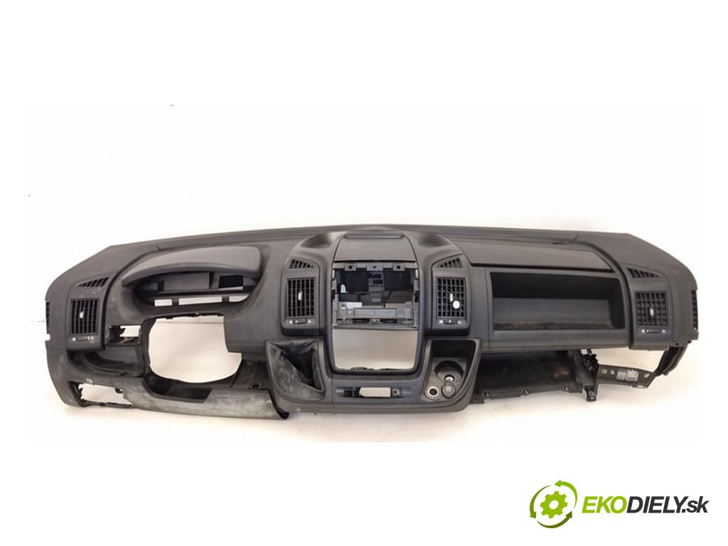 PEUGEOT BOXER I Autobus 2017 96 kW 2.0 BlueHDi 130 1997 palubní doska  (Palubní deska)