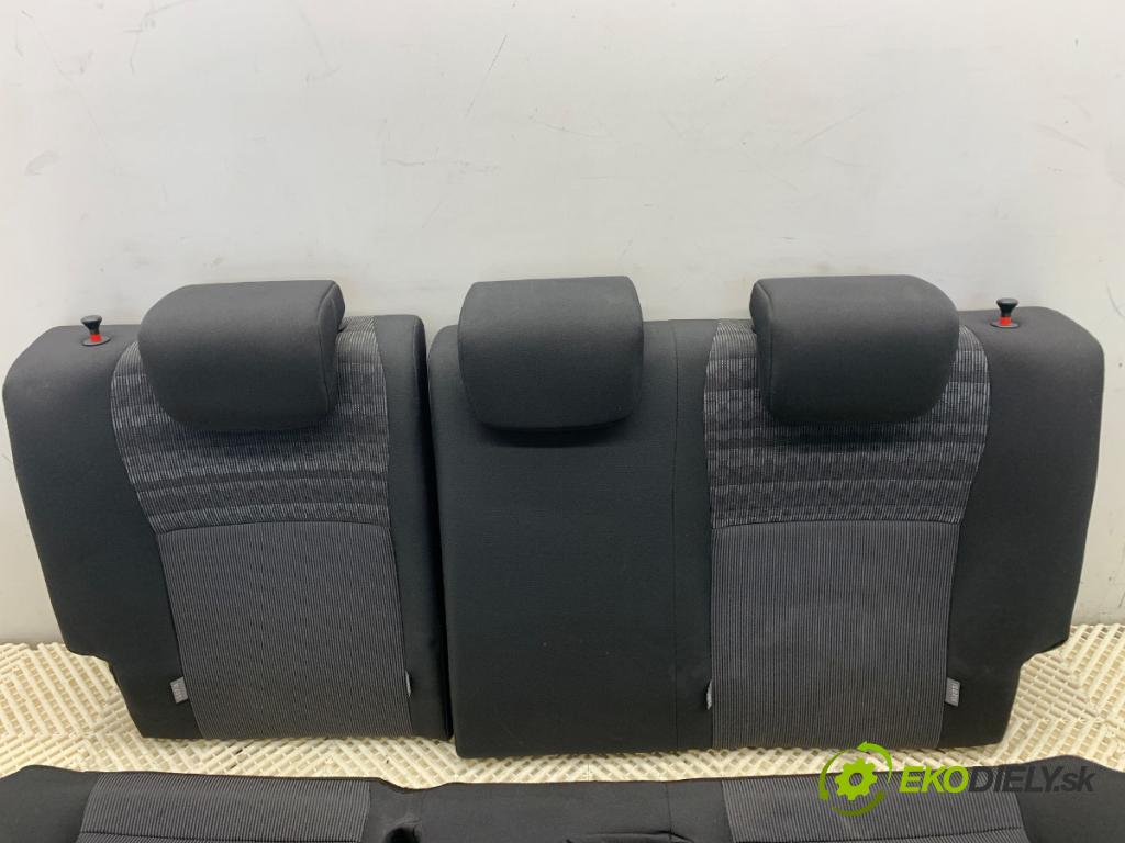 TOYOTA YARIS III liftback 2016 51 kW 1.0 (KSP130_) 998 sedadlo druhý VLÁDA: